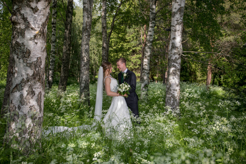 Brudepar i Ringve botaniske hage